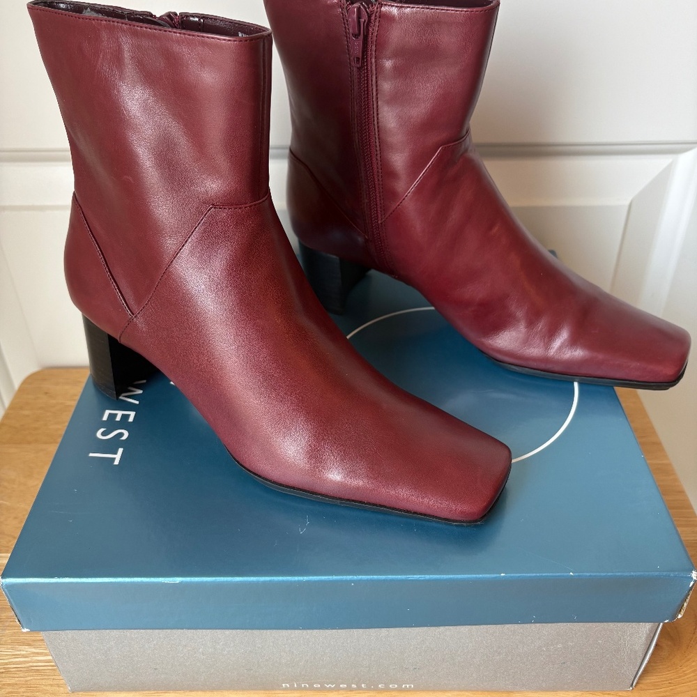 Nine West Womens Square Toe Boots Chunky Heel Zip Up Dark Red Leather Size 6